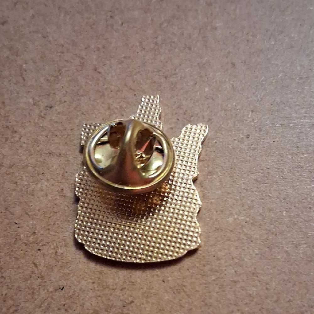 City of Langley Enamel Lapel Pin BC - Picture 5 of 6